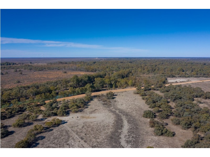 - Rufus River Road, Wentworth NSW 2648