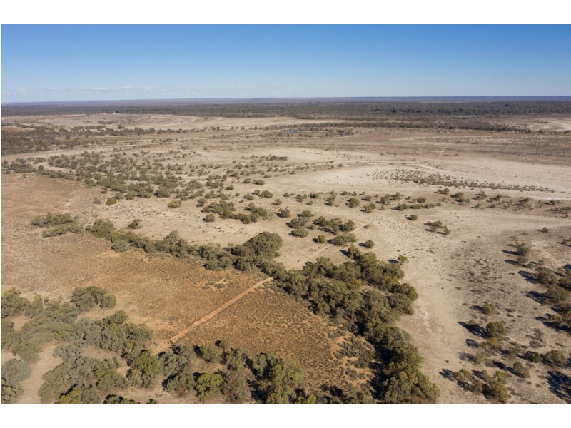 - Rufus River Road, Wentworth NSW 2648