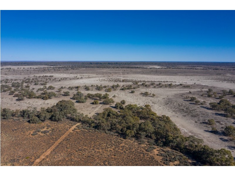 - Rufus River Road, Wentworth NSW 2648