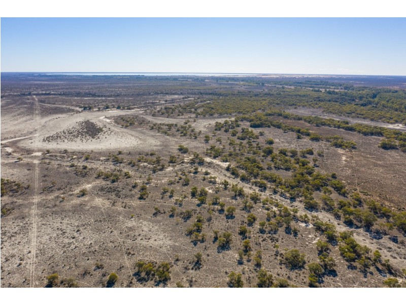 - Rufus River Road, Wentworth NSW 2648