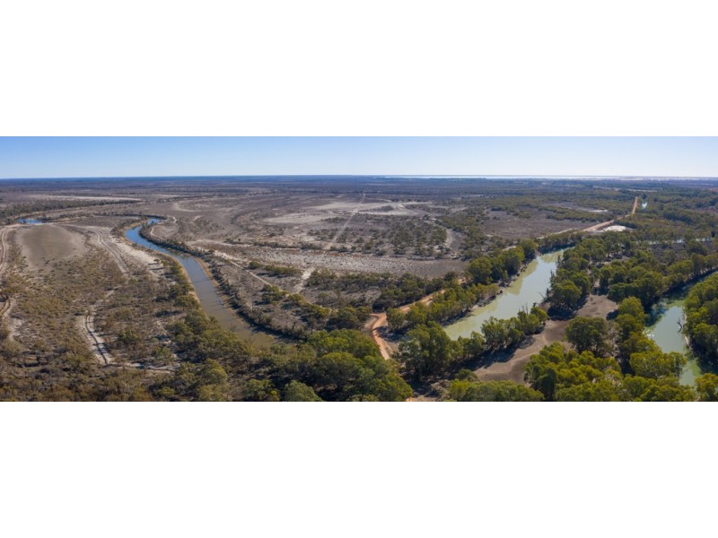 - Rufus River Road, Wentworth NSW 2648