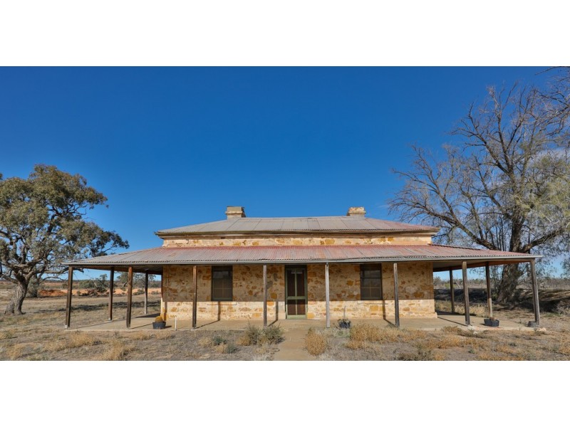 - Old Renmark Mail Road, Wentworth NSW 2648