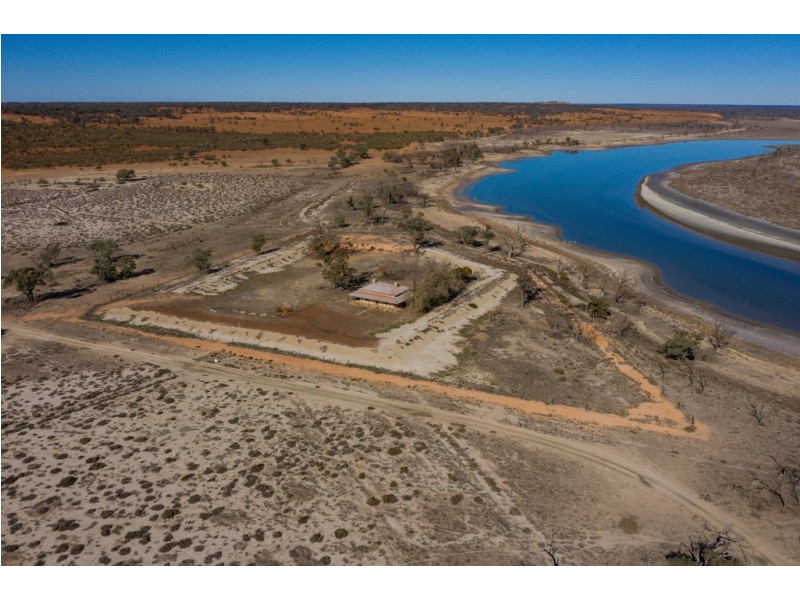 - Old Renmark Mail Road, Wentworth NSW 2648