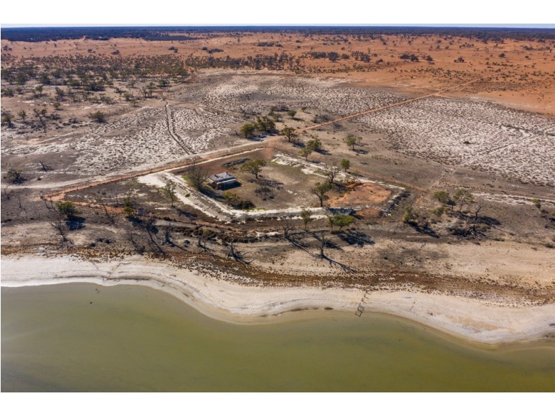 - Old Renmark Mail Road, Wentworth NSW 2648