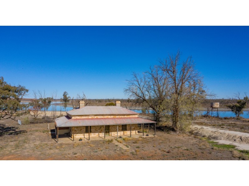 - Old Renmark Mail Road, Wentworth NSW 2648