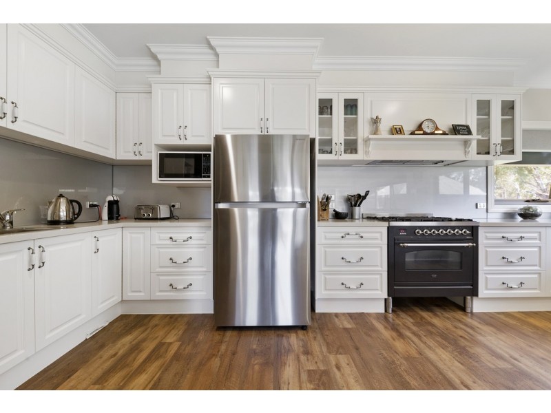 11 Edgewater Road, Kialla VIC 3631