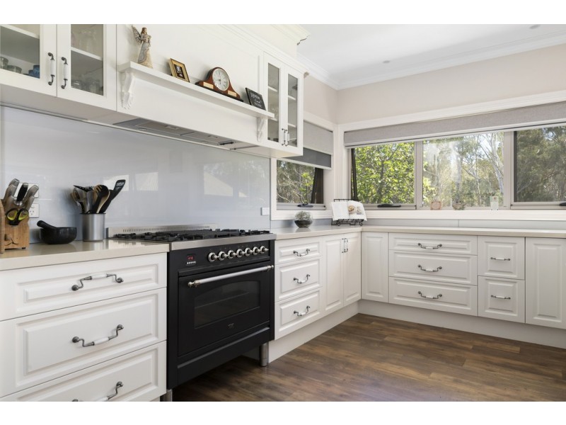 11 Edgewater Road, Kialla VIC 3631