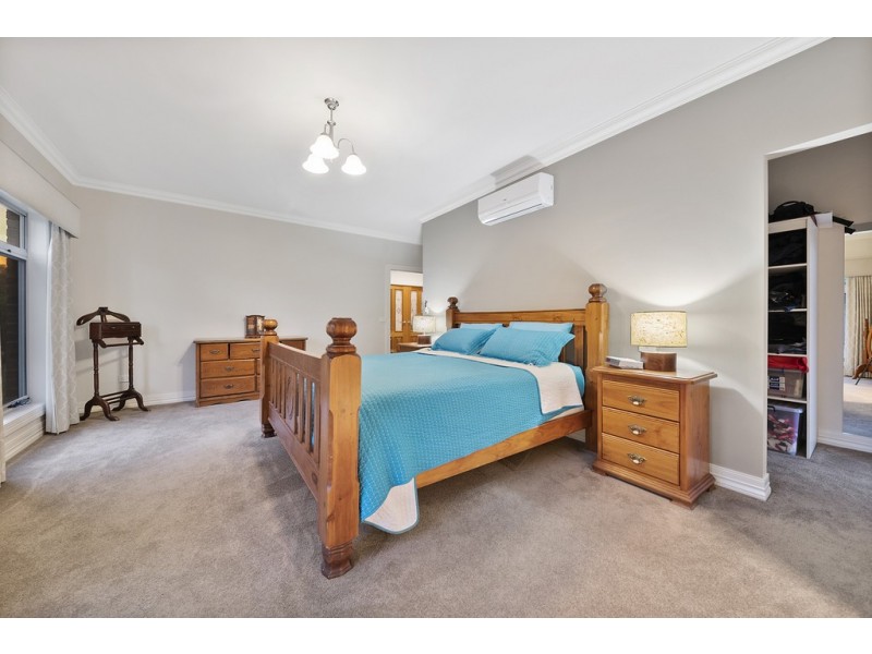 11 Edgewater Road, Kialla VIC 3631