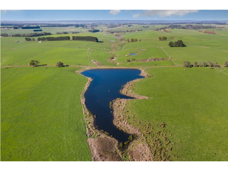 789 Bucks Road, Simpson VIC 3266