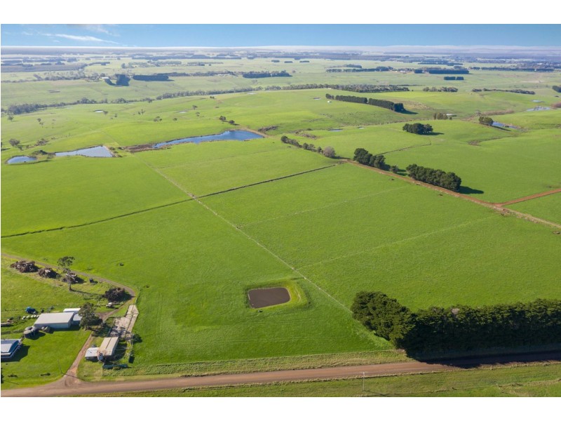 789 Bucks Road, Simpson VIC 3266