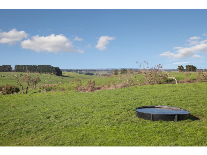 789 Bucks Road, Simpson VIC 3266