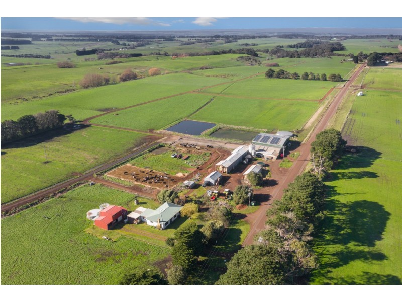 789 Bucks Road, Simpson VIC 3266