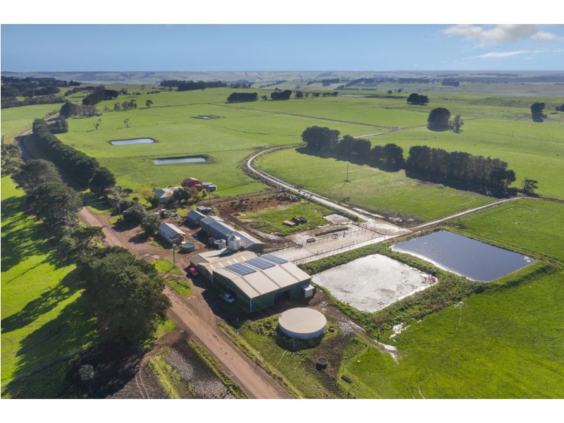 789 Bucks Road, Simpson VIC 3266