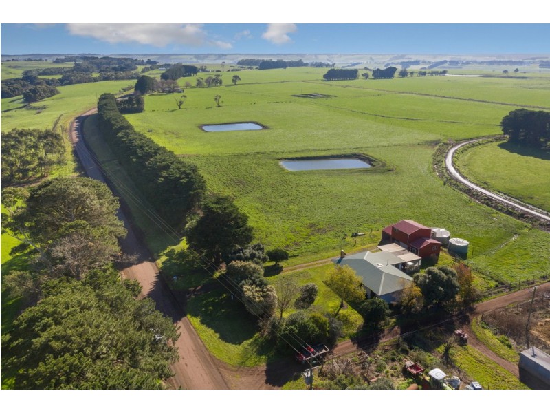 789 Bucks Road, Simpson VIC 3266