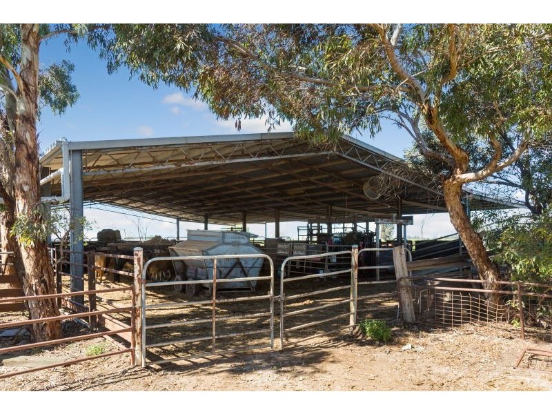 705 MCKENZIE ROAD, Echuca VIC 3564