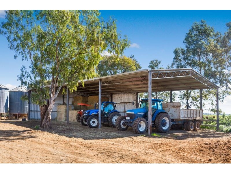 705 MCKENZIE ROAD, Echuca VIC 3564
