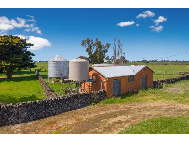 305 Foxhow – Pomborneit Road, Weerite VIC 3260