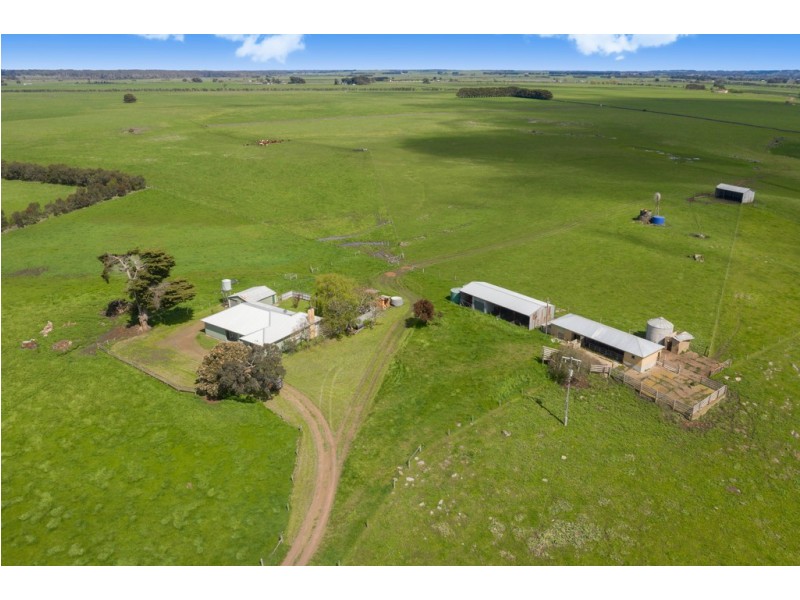 305 Foxhow – Pomborneit Road, Weerite VIC 3260