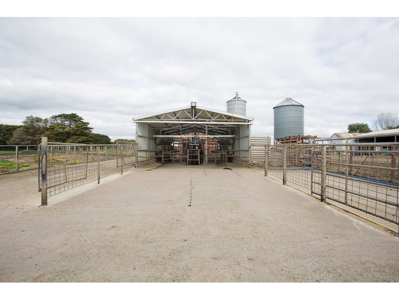 1351 HOPKINS HIGHWAY, Purnim VIC 3278