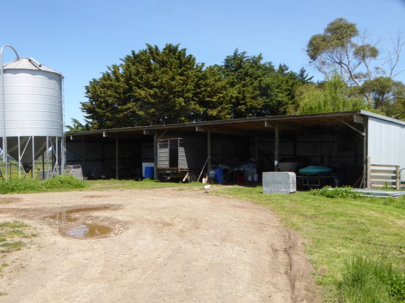 30 WARES ROAD, Panmure VIC 3265