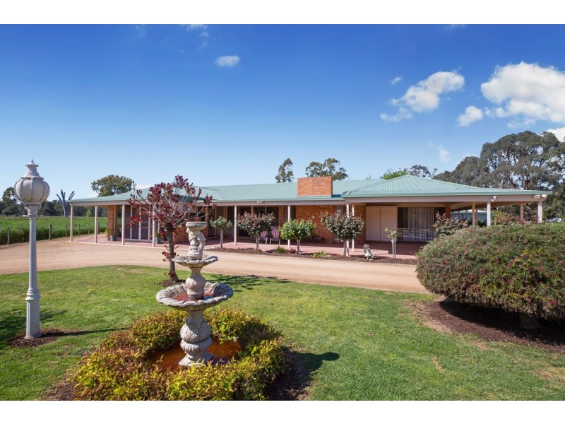 60 Freestone Road, Murchison North VIC 3610