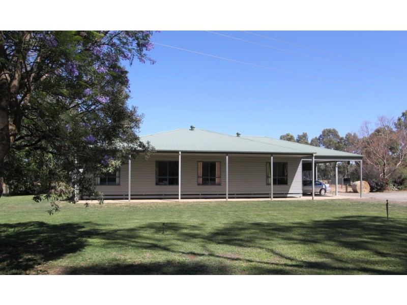 111 Murray Road, Koonoomoo VIC 3644
