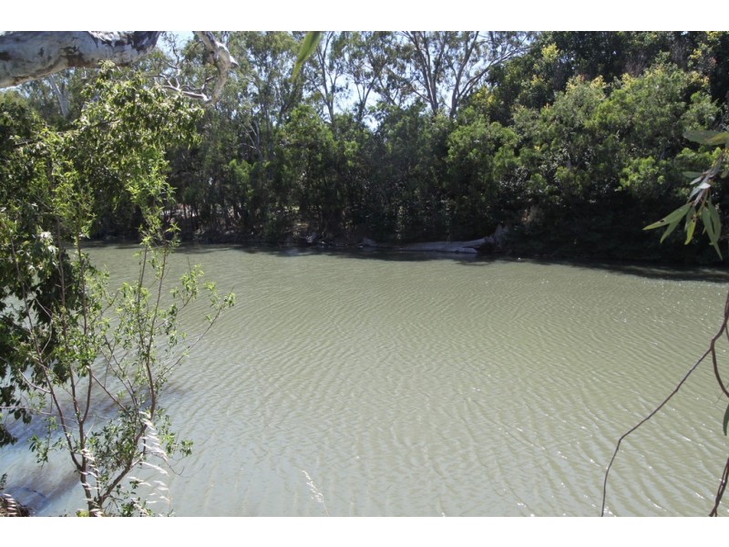 111 Murray Road, Koonoomoo VIC 3644