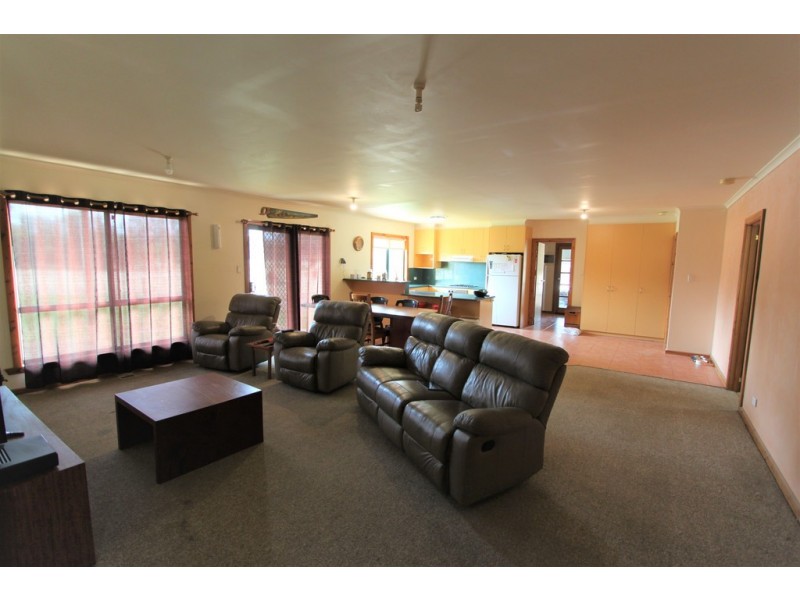 111 Murray Road, Koonoomoo VIC 3644