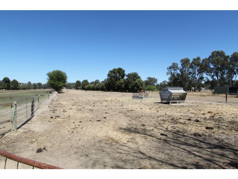 111 Murray Road, Koonoomoo VIC 3644