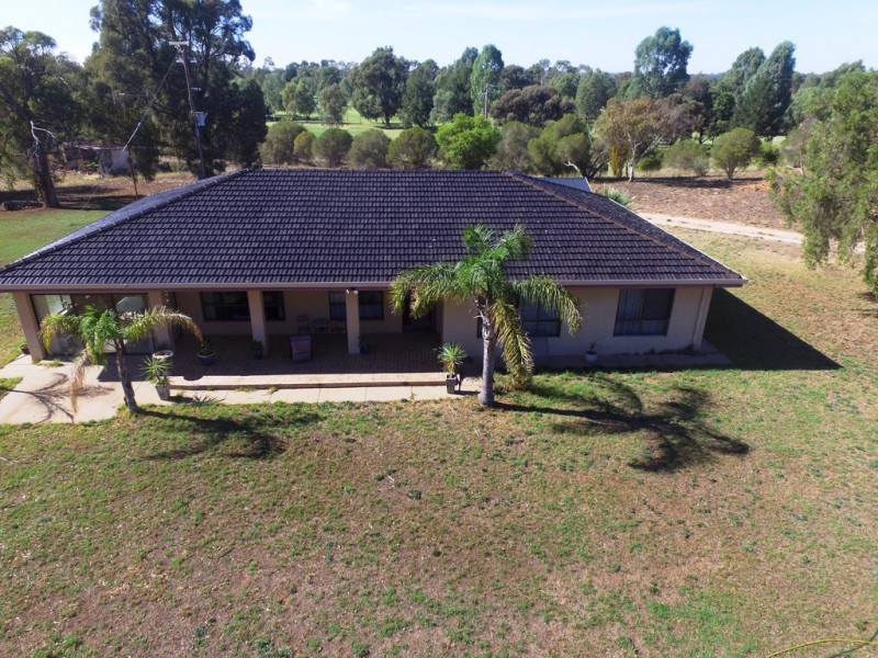 25 BURMA ROAD, Tocumwal NSW 2714