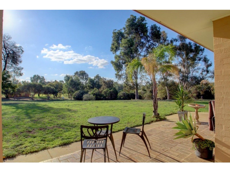 25 BURMA ROAD, Tocumwal NSW 2714