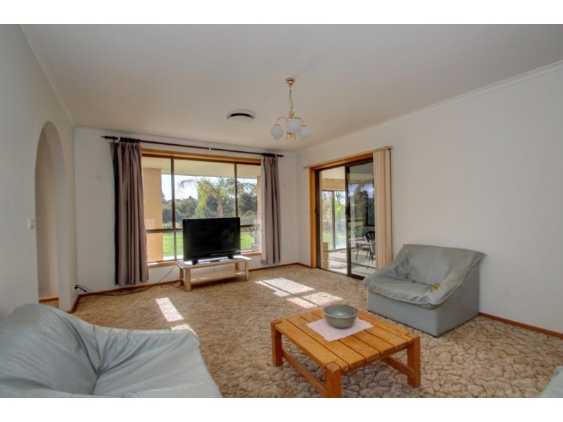 25 BURMA ROAD, Tocumwal NSW 2714