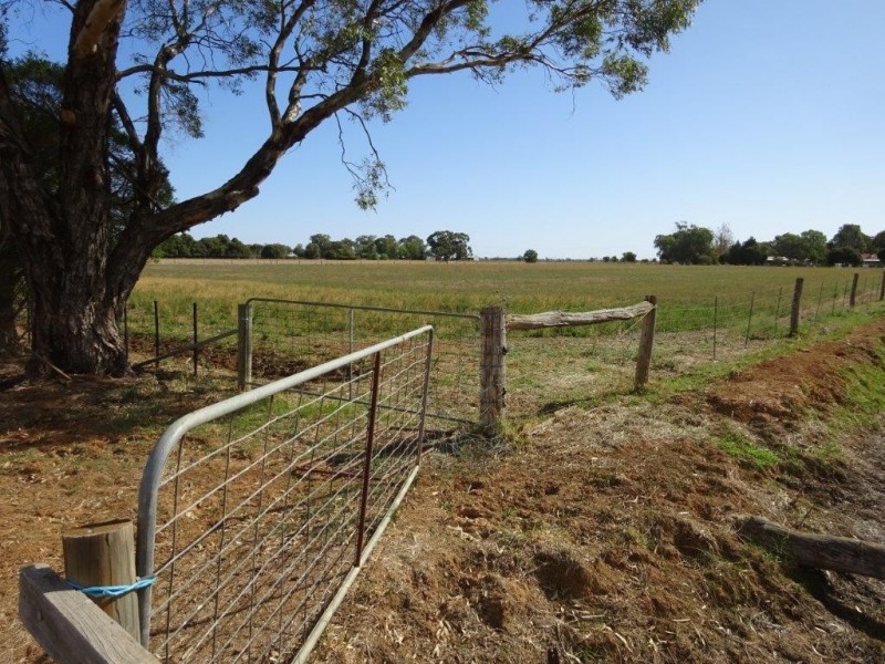 Lot 2/667 WHARPARILLA ROAD, Echuca West VIC 3564