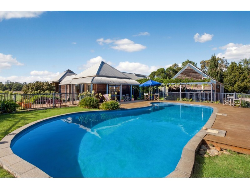 230 MILL ROAD, Kilmore VIC 3764