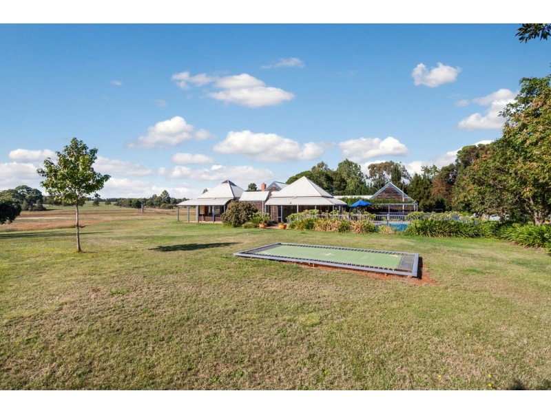 230 MILL ROAD, Kilmore VIC 3764