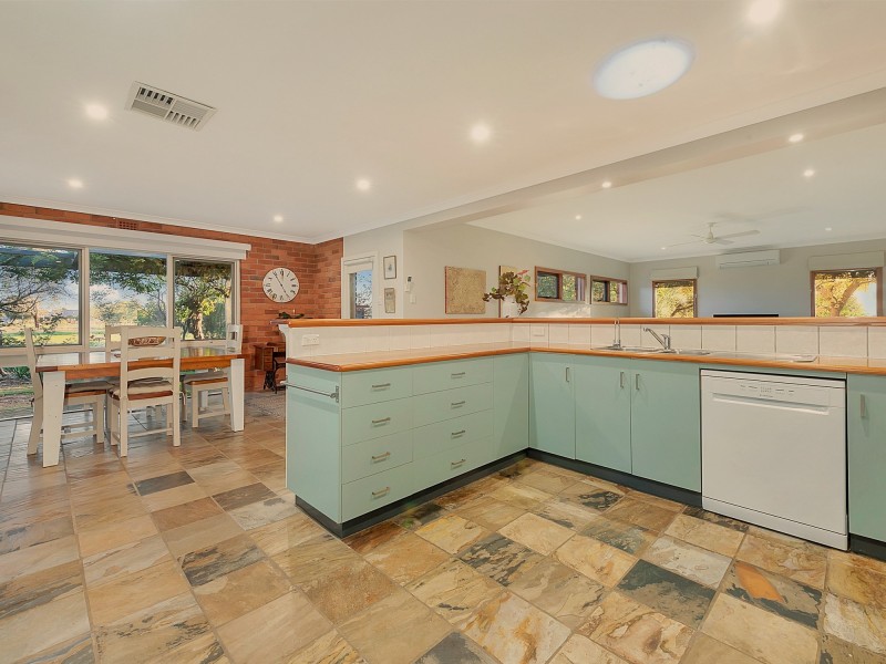 27 MILAWA-BOBINAWARRAH ROAD, Milawa VIC 3678