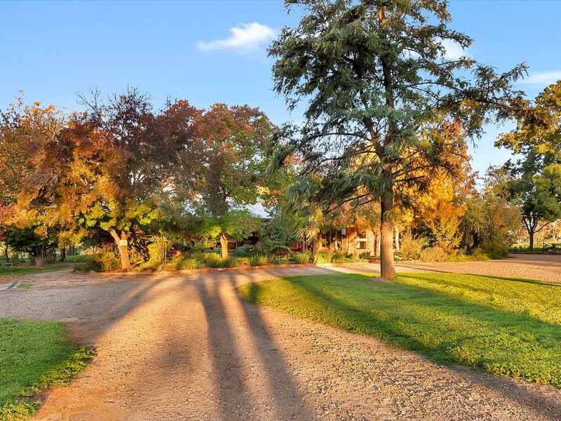 27 MILAWA-BOBINAWARRAH ROAD, Milawa VIC 3678