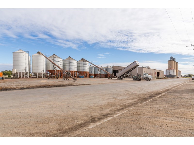 - Mill Street, Donald VIC 3480