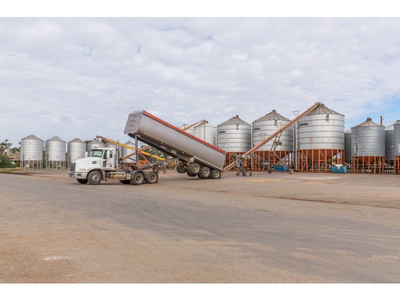 - Mill Street, Donald VIC 3480