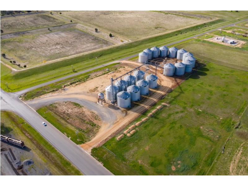 - Mill Street, Donald VIC 3480