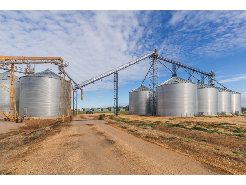 - Mill Street, Donald VIC 3480