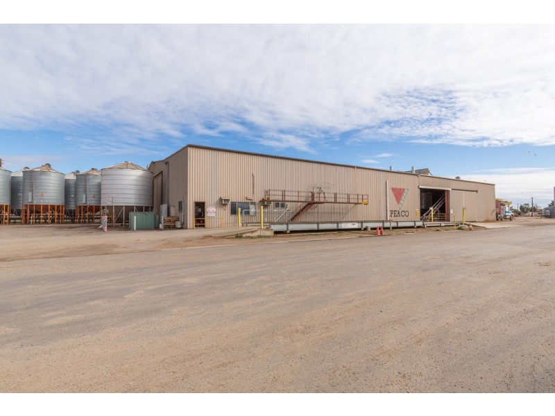 - Mill Street, Donald VIC 3480