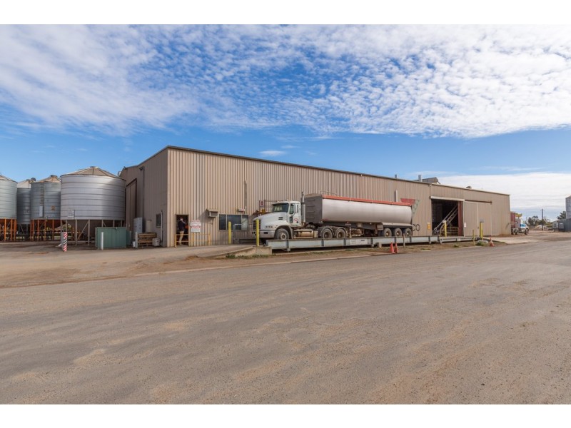 - Mill Street, Donald VIC 3480