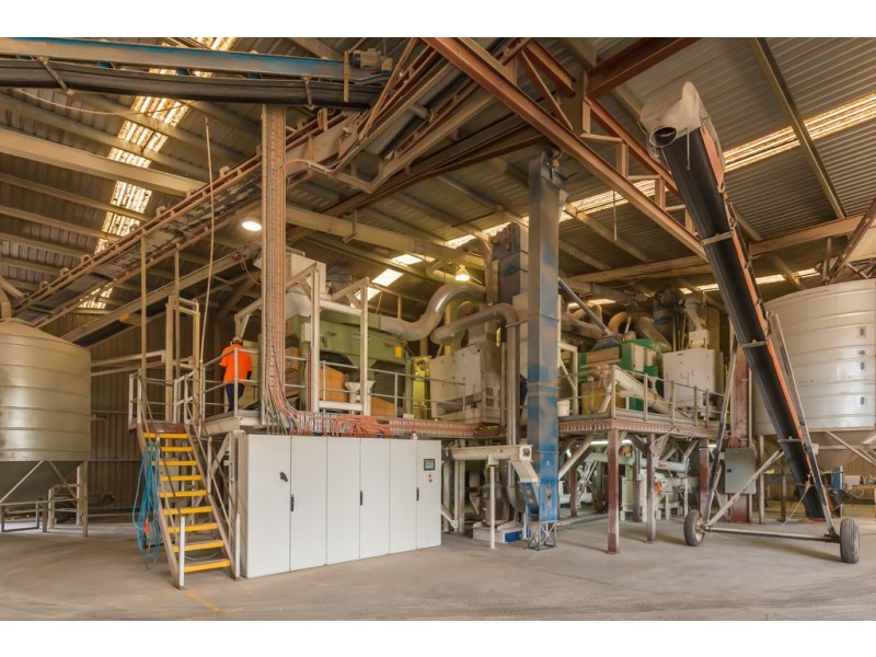 - Mill Street, Donald VIC 3480