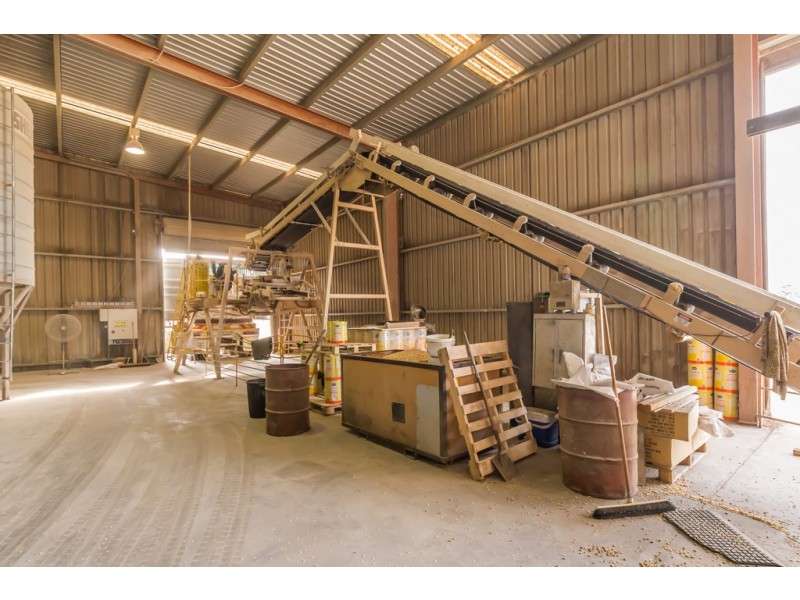 - Mill Street, Donald VIC 3480