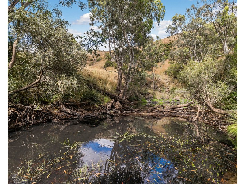 245 Konagaderra Road, Oaklands Junction VIC 3063