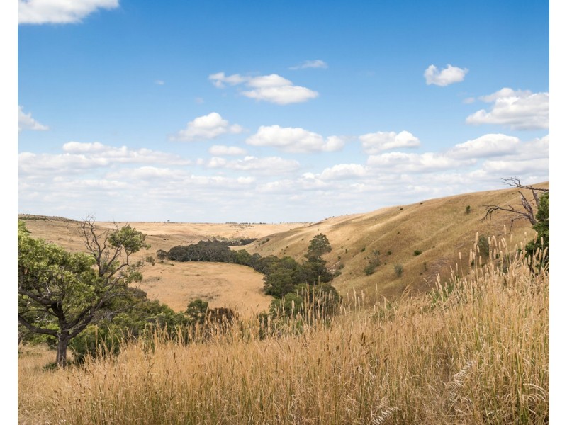 245 Konagaderra Road, Oaklands Junction VIC 3063