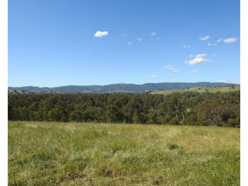 14 Ghin Ghin Road, Yea VIC 3717