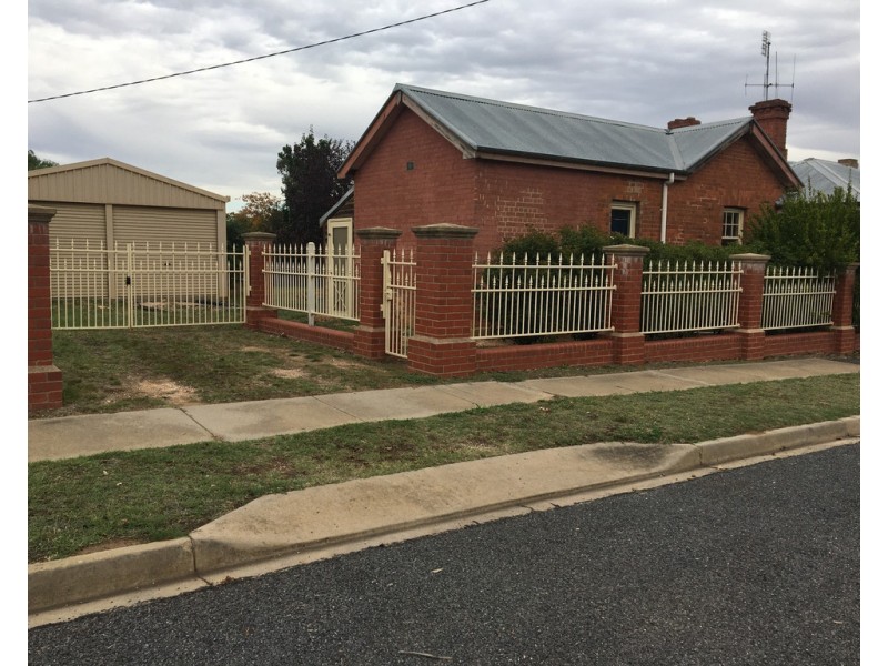 40 KINGS AVENUE, St Arnaud VIC 3478