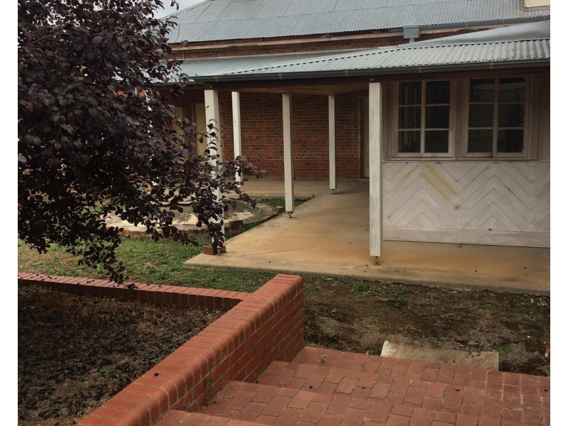 40 KINGS AVENUE, St Arnaud VIC 3478